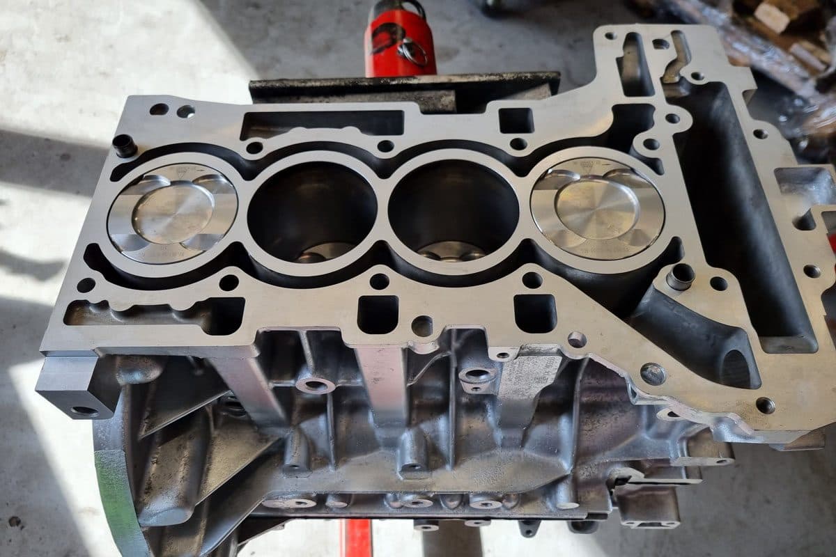 New pistons fitted in a freshly honed block